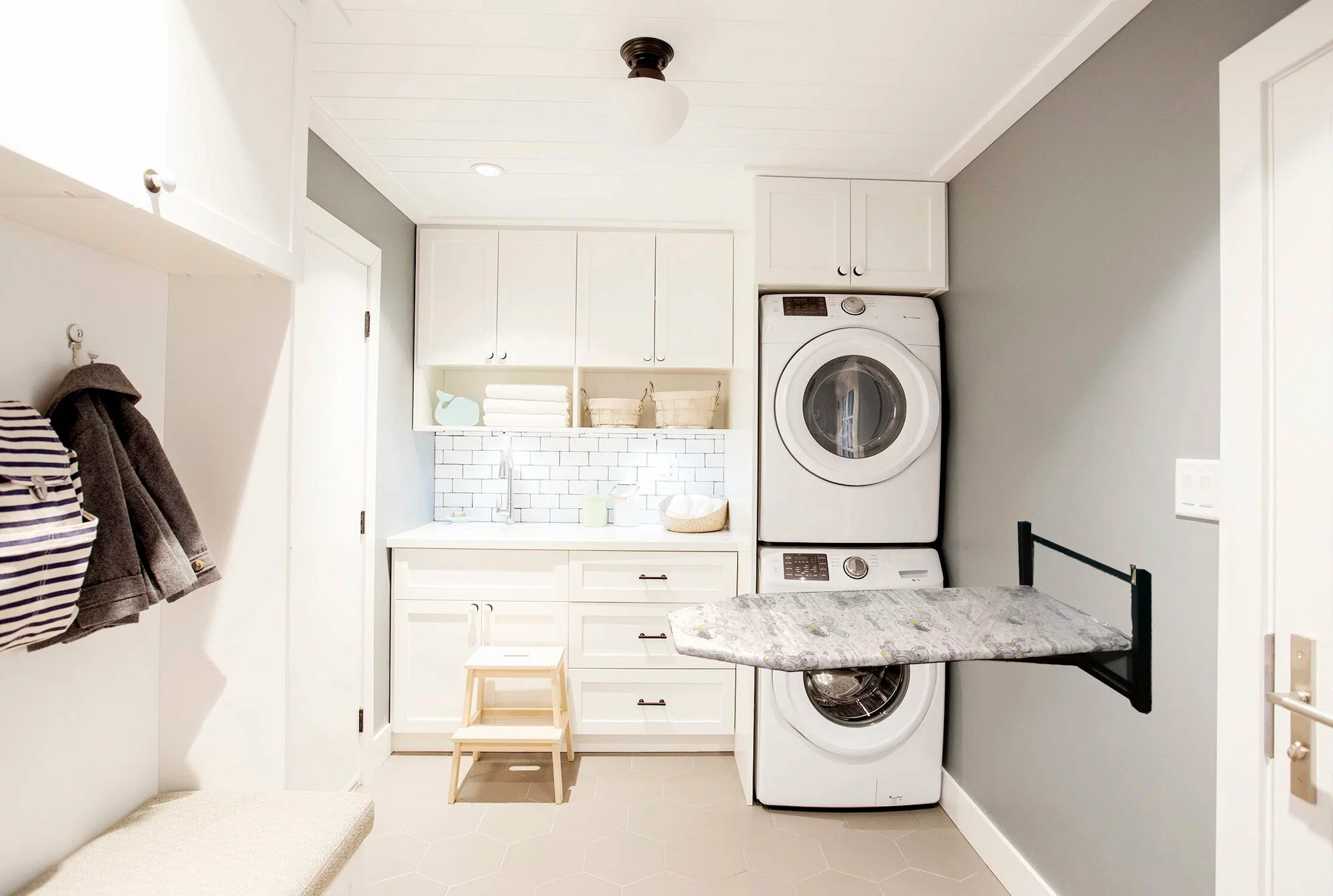 غرف غسيل صغيرة بلمسة فاخرة